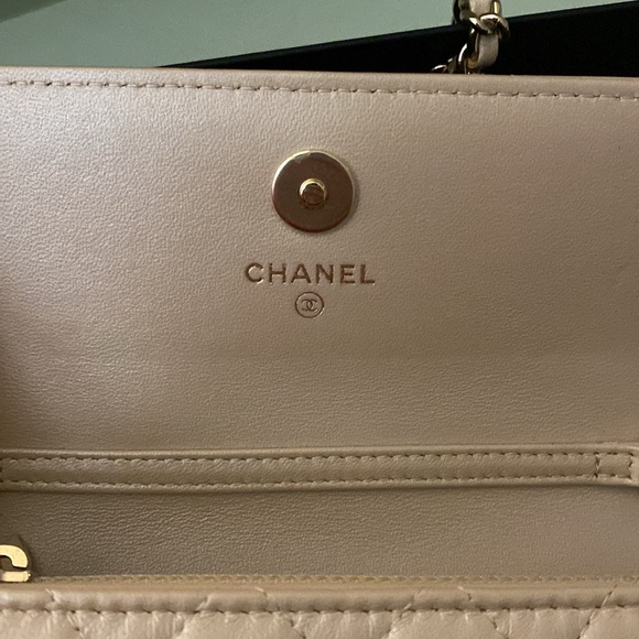 Rare Chanel pearl wallet on chain ✨ - Picture 9 of 12